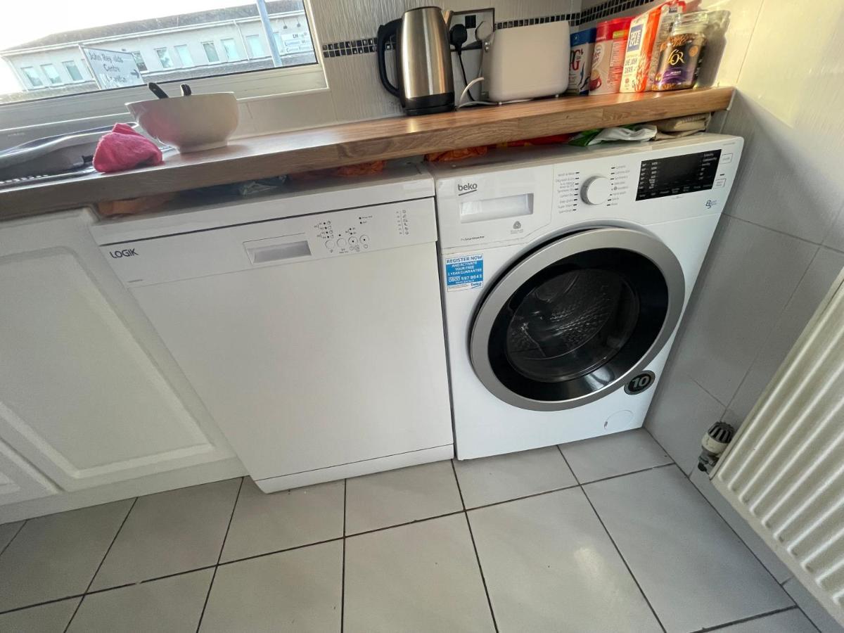 Holiday Home Cardiff City Sleeps 7 Luaran gambar